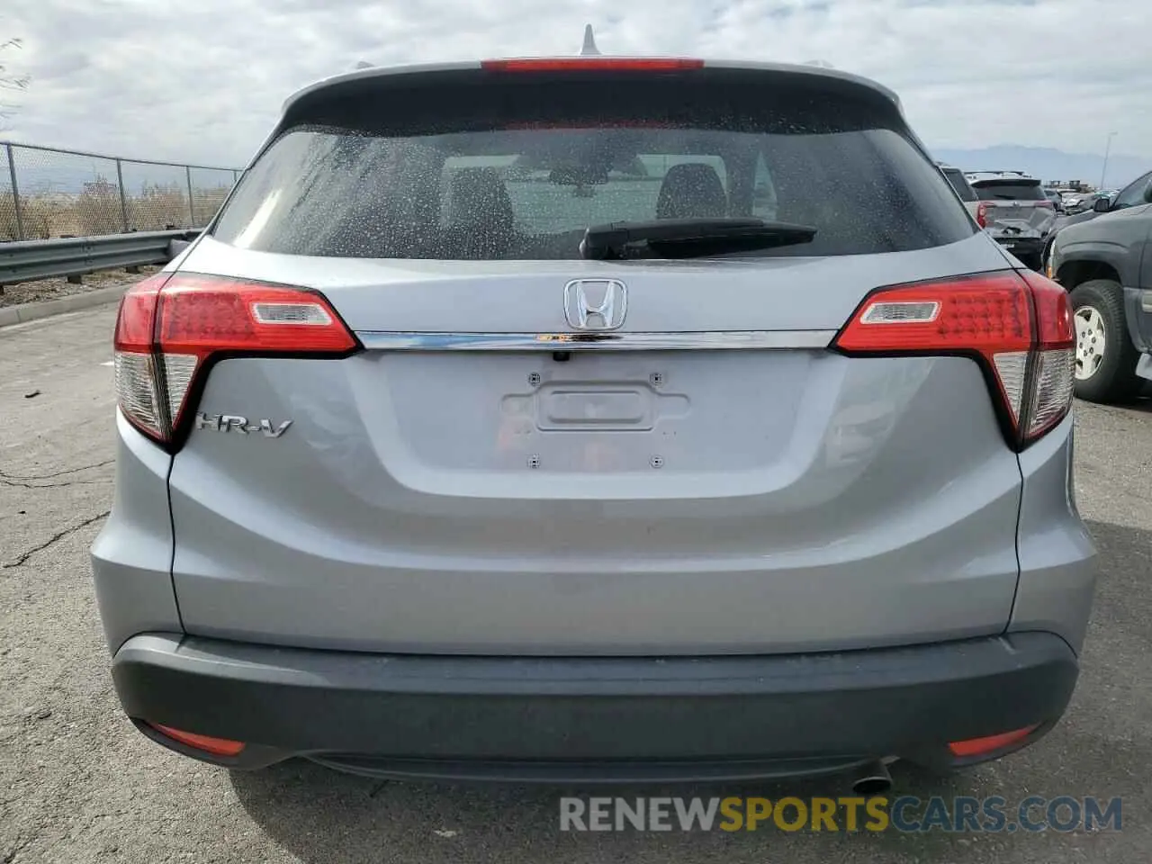 6 Photograph of a damaged car 3CZRU5H5XKM729996 HONDA HR-V 2019
