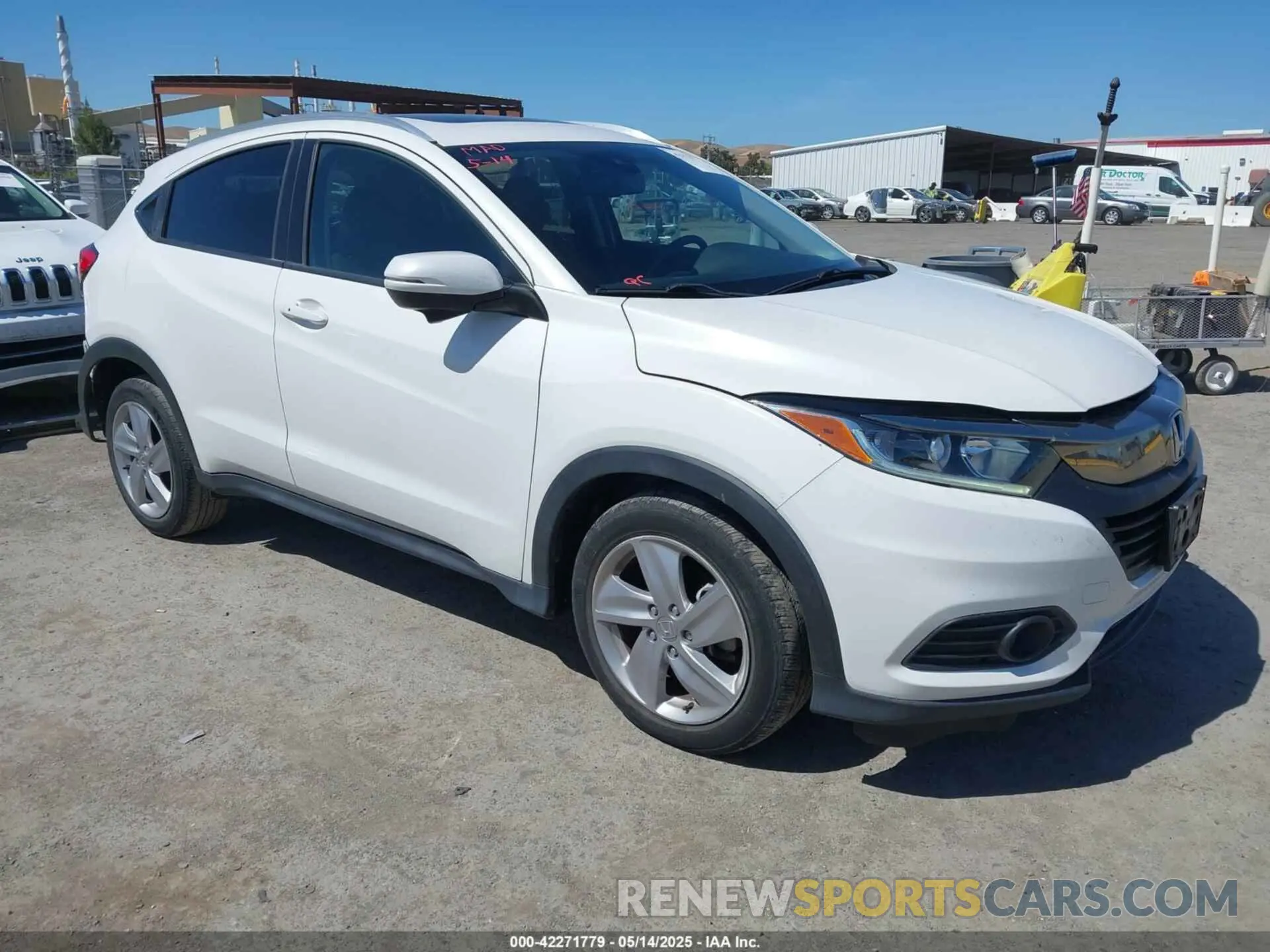 1 Photograph of a damaged car 3CZRU5H71KM712778 HONDA HR-V 2019