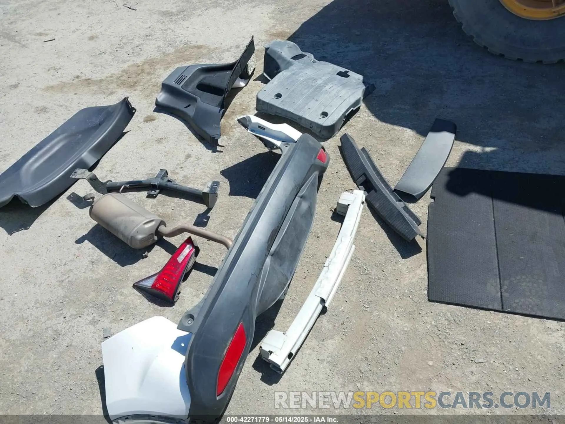 12 Photograph of a damaged car 3CZRU5H71KM712778 HONDA HR-V 2019