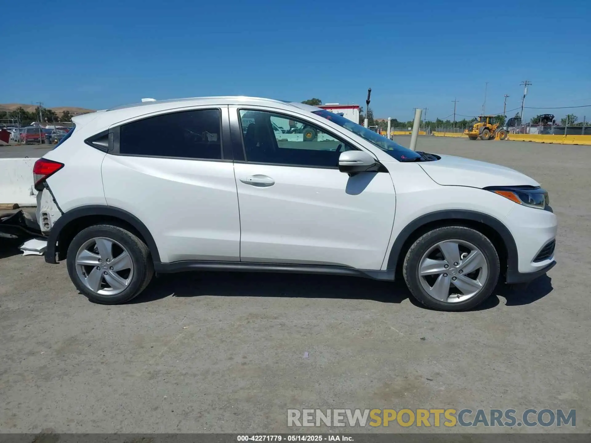 14 Photograph of a damaged car 3CZRU5H71KM712778 HONDA HR-V 2019