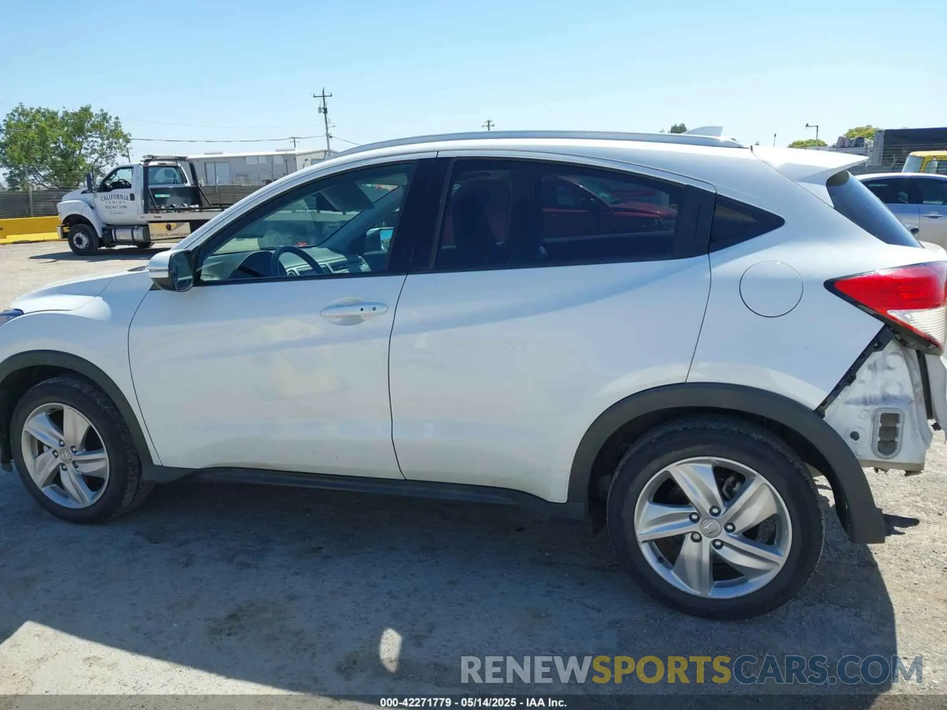 15 Photograph of a damaged car 3CZRU5H71KM712778 HONDA HR-V 2019