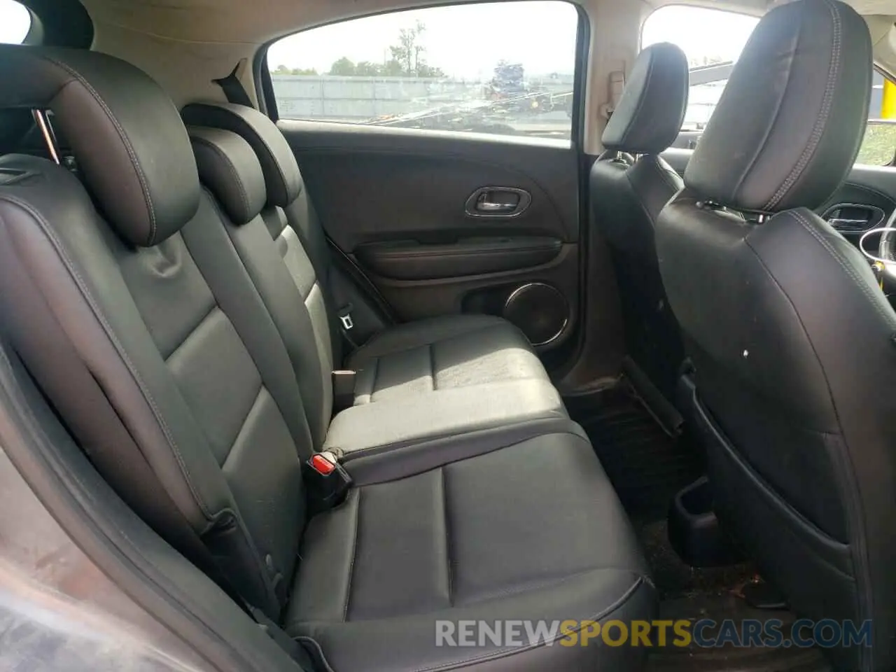 11 Photograph of a damaged car 3CZRU5H72KM709176 HONDA HR-V 2019