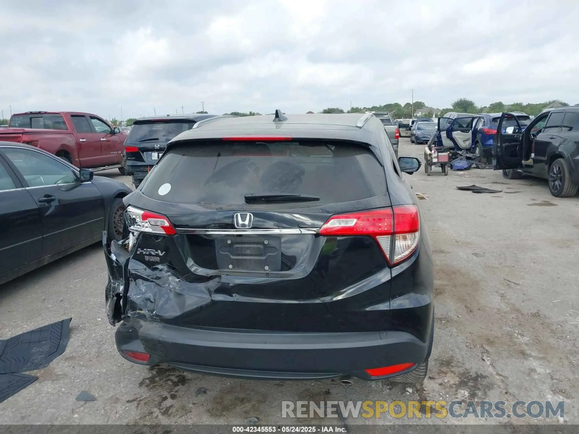 16 Photograph of a damaged car 3CZRU5H73KM722941 HONDA HR-V 2019