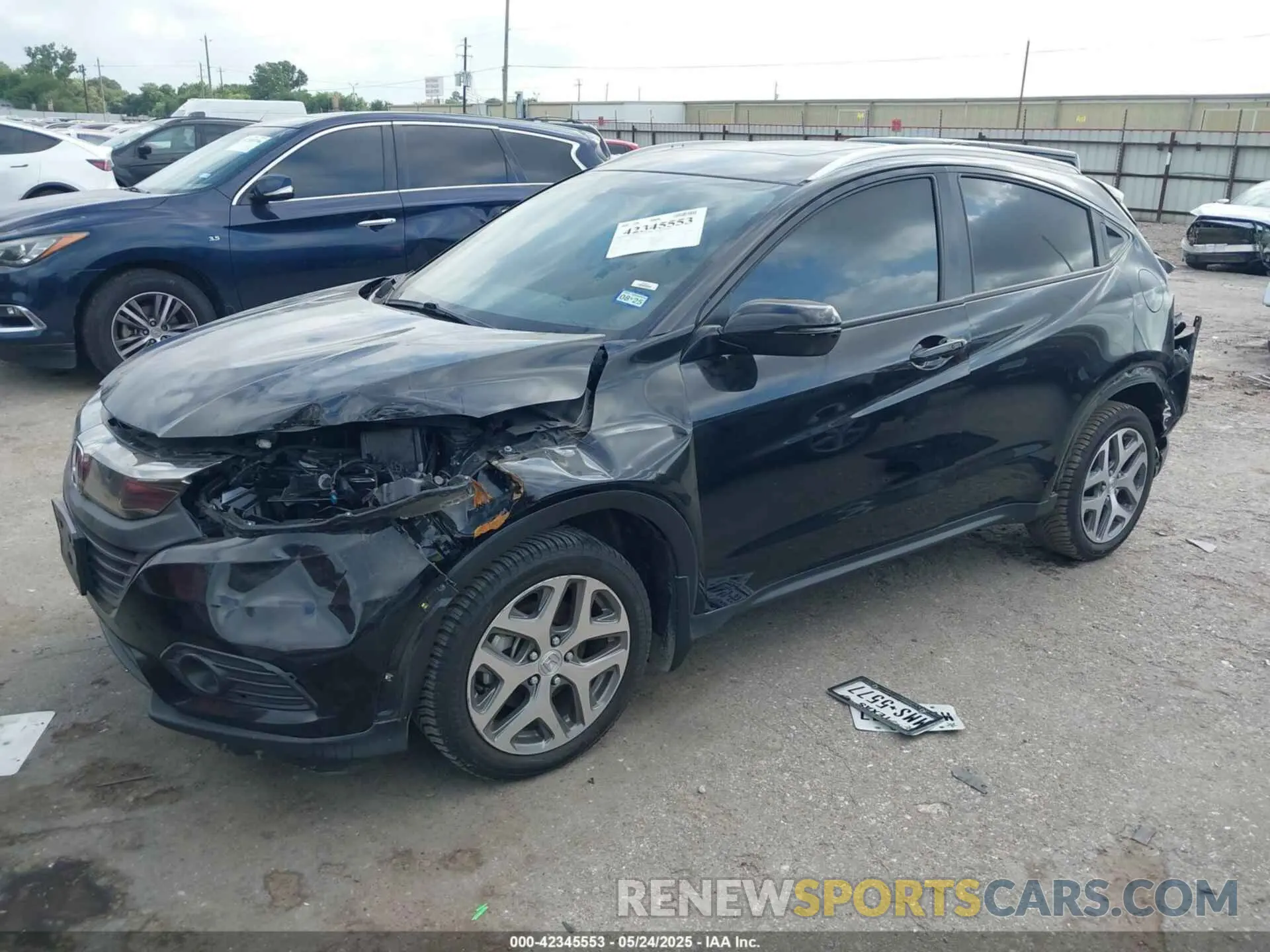 2 Photograph of a damaged car 3CZRU5H73KM722941 HONDA HR-V 2019