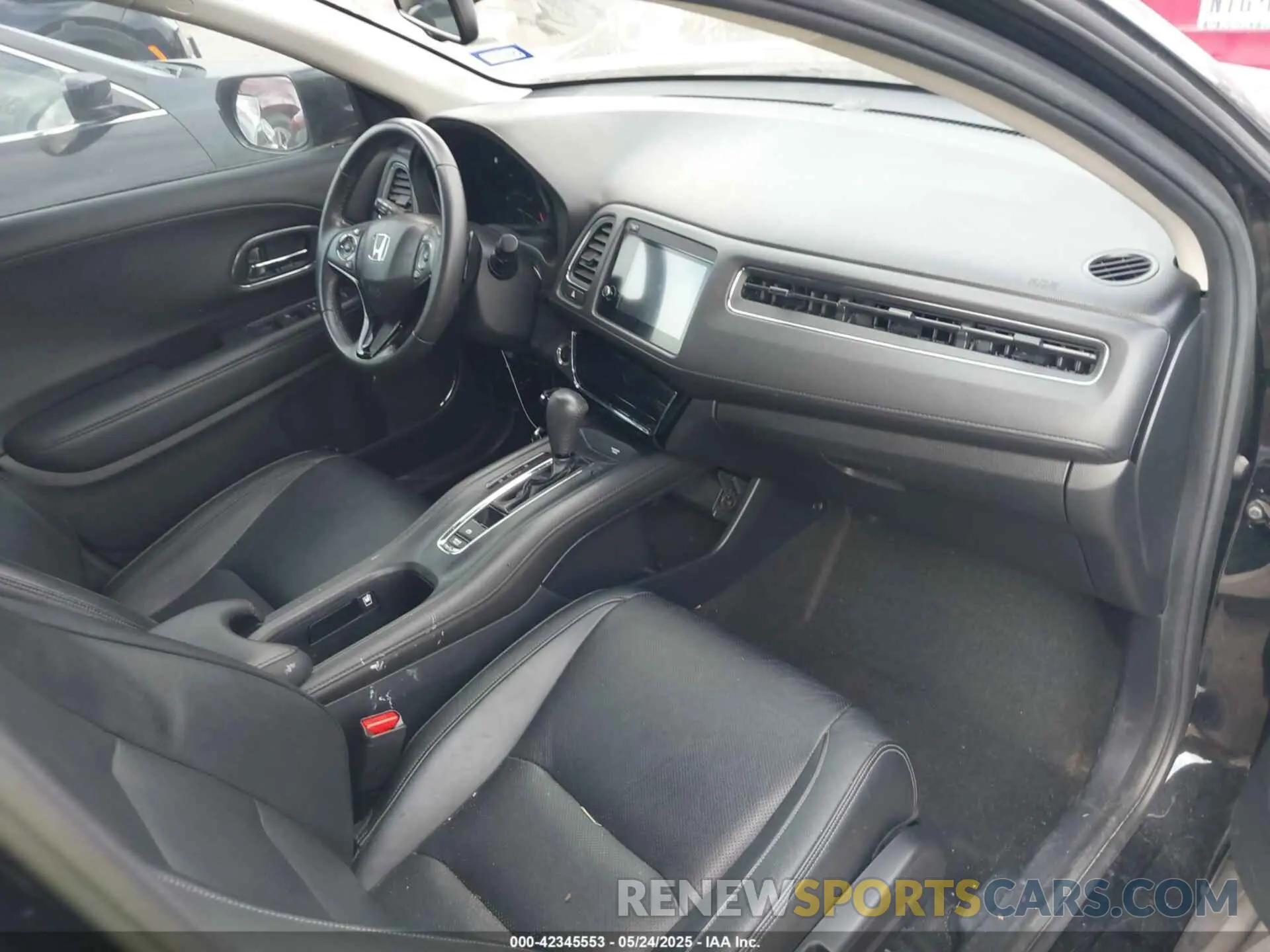 5 Photograph of a damaged car 3CZRU5H73KM722941 HONDA HR-V 2019