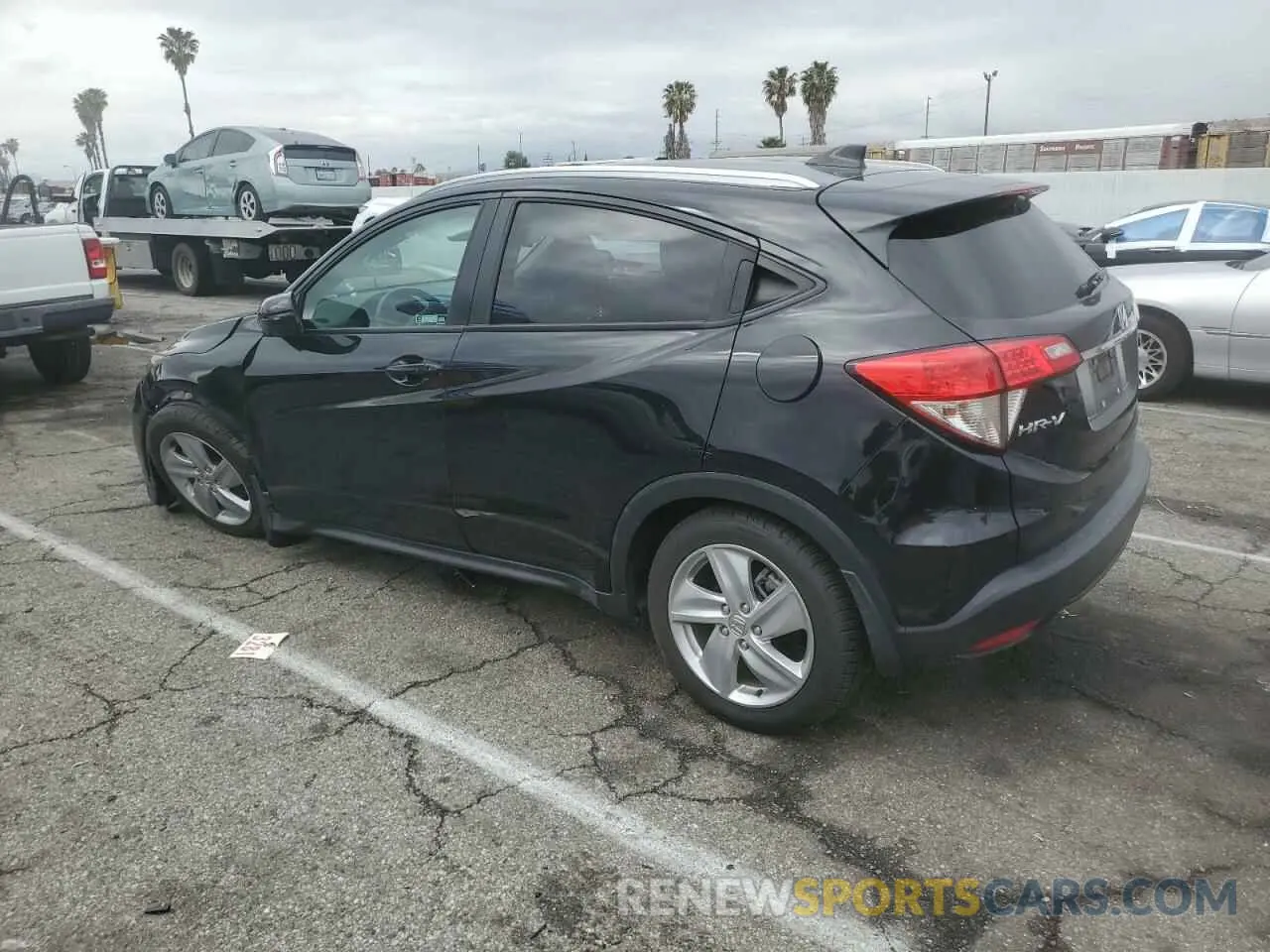 2 Photograph of a damaged car 3CZRU5H75KM711858 HONDA HR-V 2019