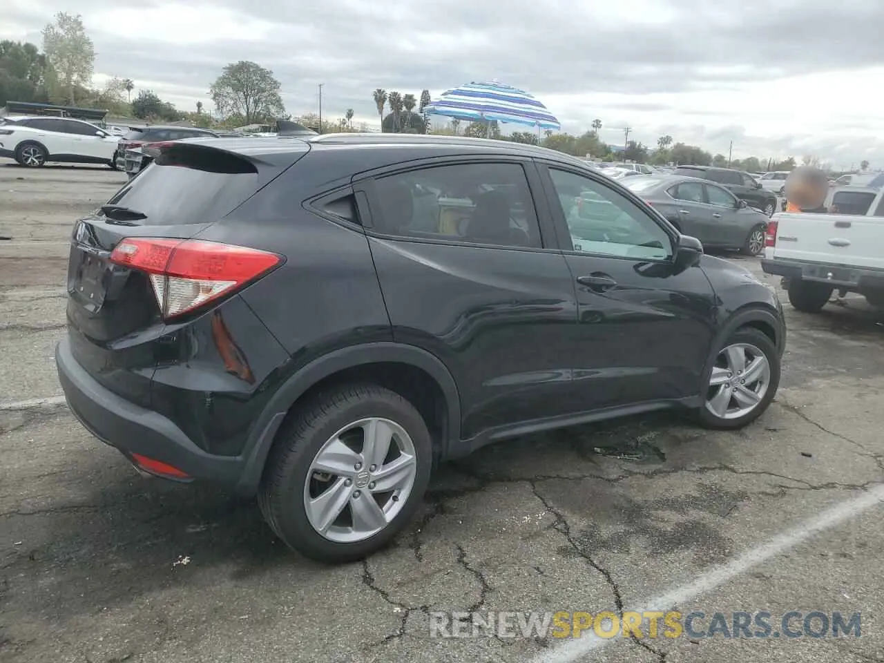 3 Photograph of a damaged car 3CZRU5H75KM711858 HONDA HR-V 2019