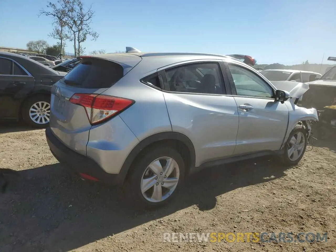 3 Photograph of a damaged car 3CZRU5H75KM711875 HONDA HR-V 2019