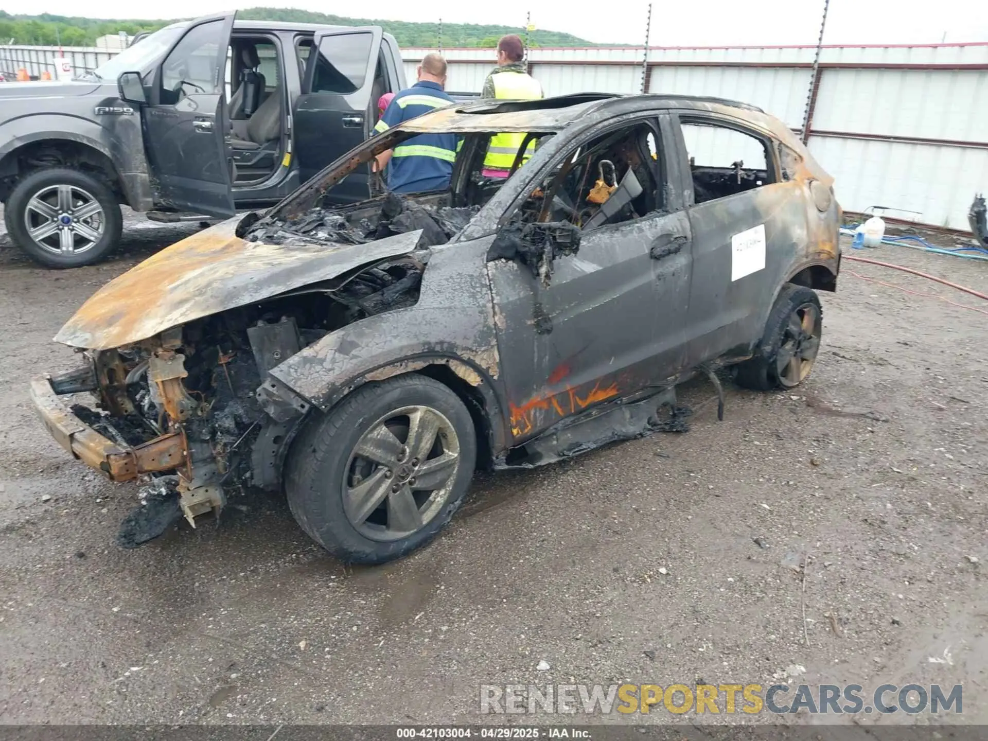 2 Photograph of a damaged car 3CZRU5H75KM714288 HONDA HR-V 2019