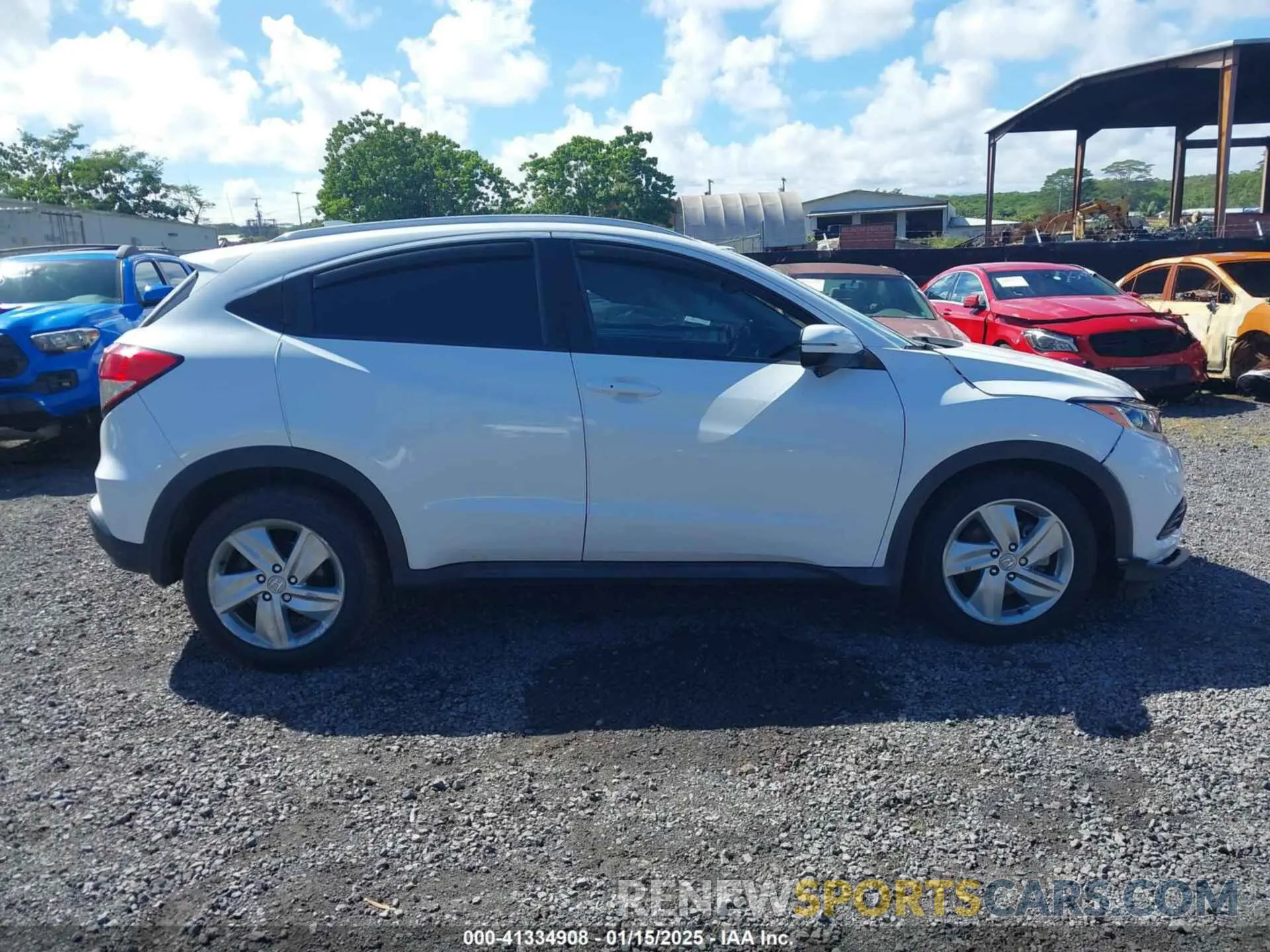 13 Photograph of a damaged car 3CZRU5H77KM701428 HONDA HR-V 2019