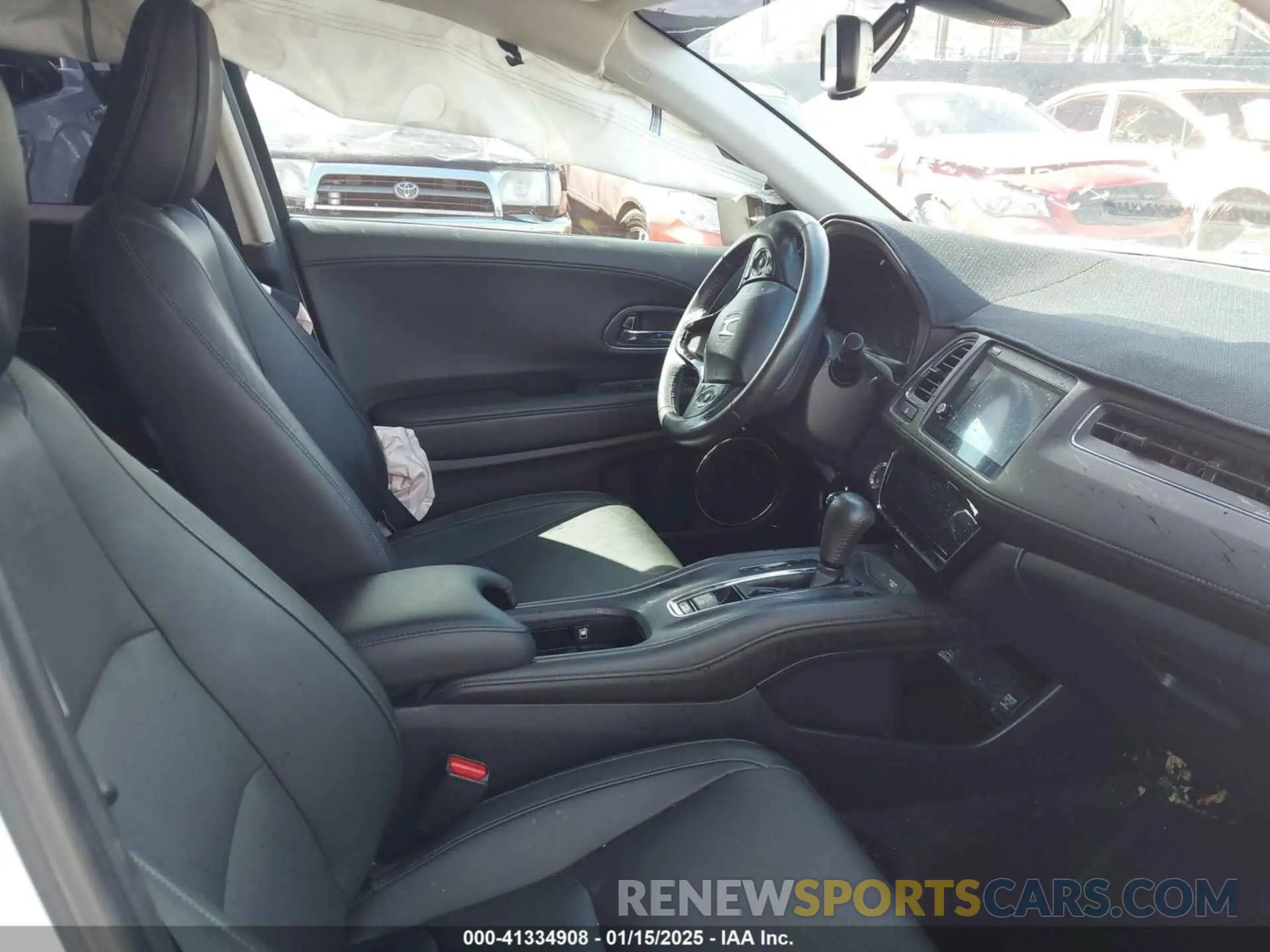 5 Photograph of a damaged car 3CZRU5H77KM701428 HONDA HR-V 2019