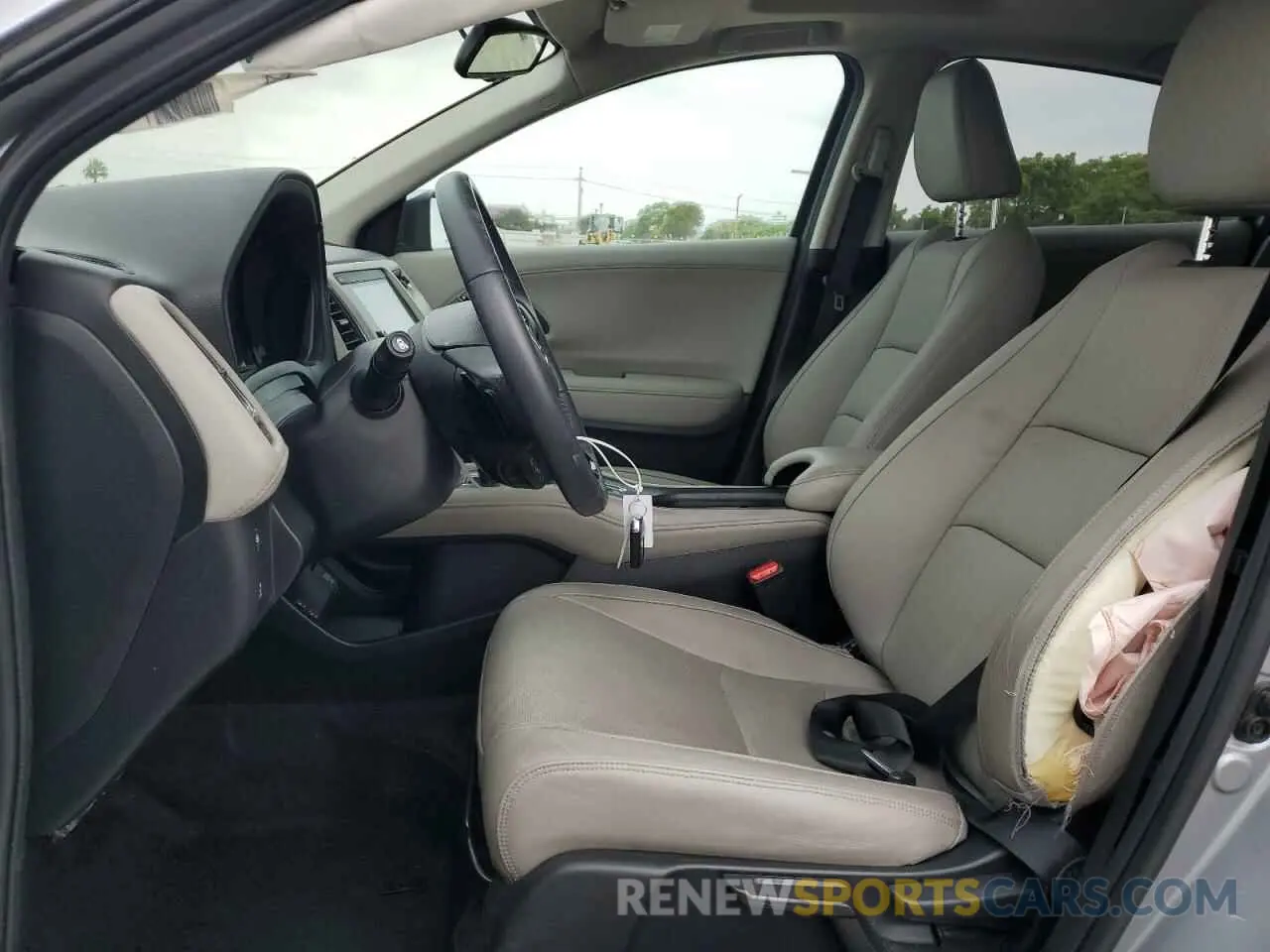 7 Photograph of a damaged car 3CZRU5H77KM712350 HONDA HR-V 2019
