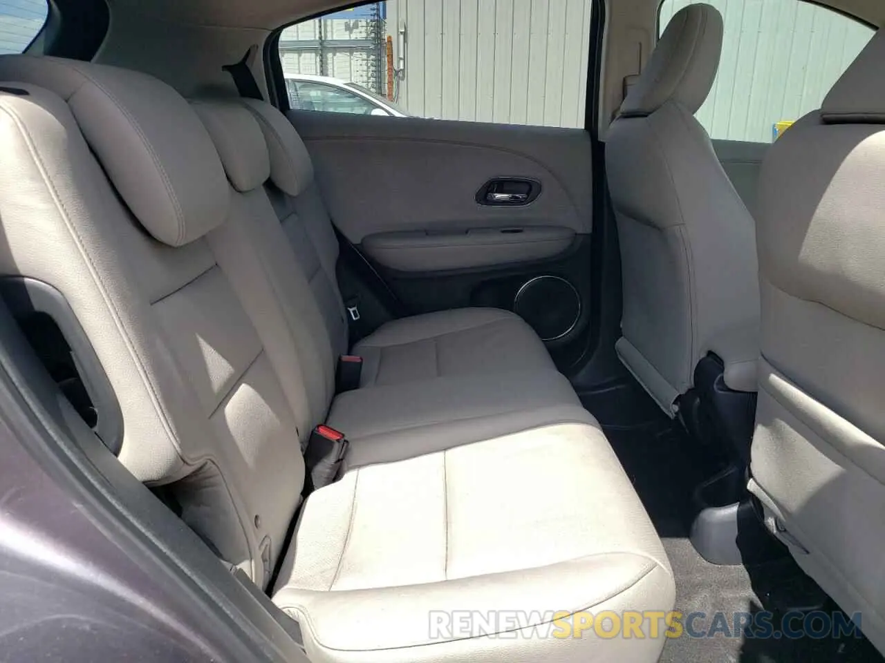 11 Photograph of a damaged car 3CZRU5H78KM705956 HONDA HR-V 2019