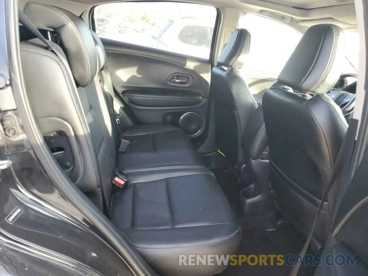 11 Photograph of a damaged car 3CZRU5H79KM725665 HONDA HR-V 2019