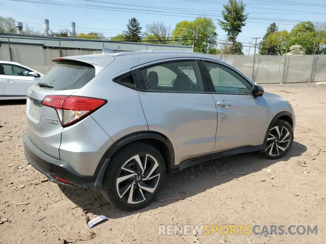 3 Photograph of a damaged car 3CZRU6H10KG707457 HONDA HR-V 2019