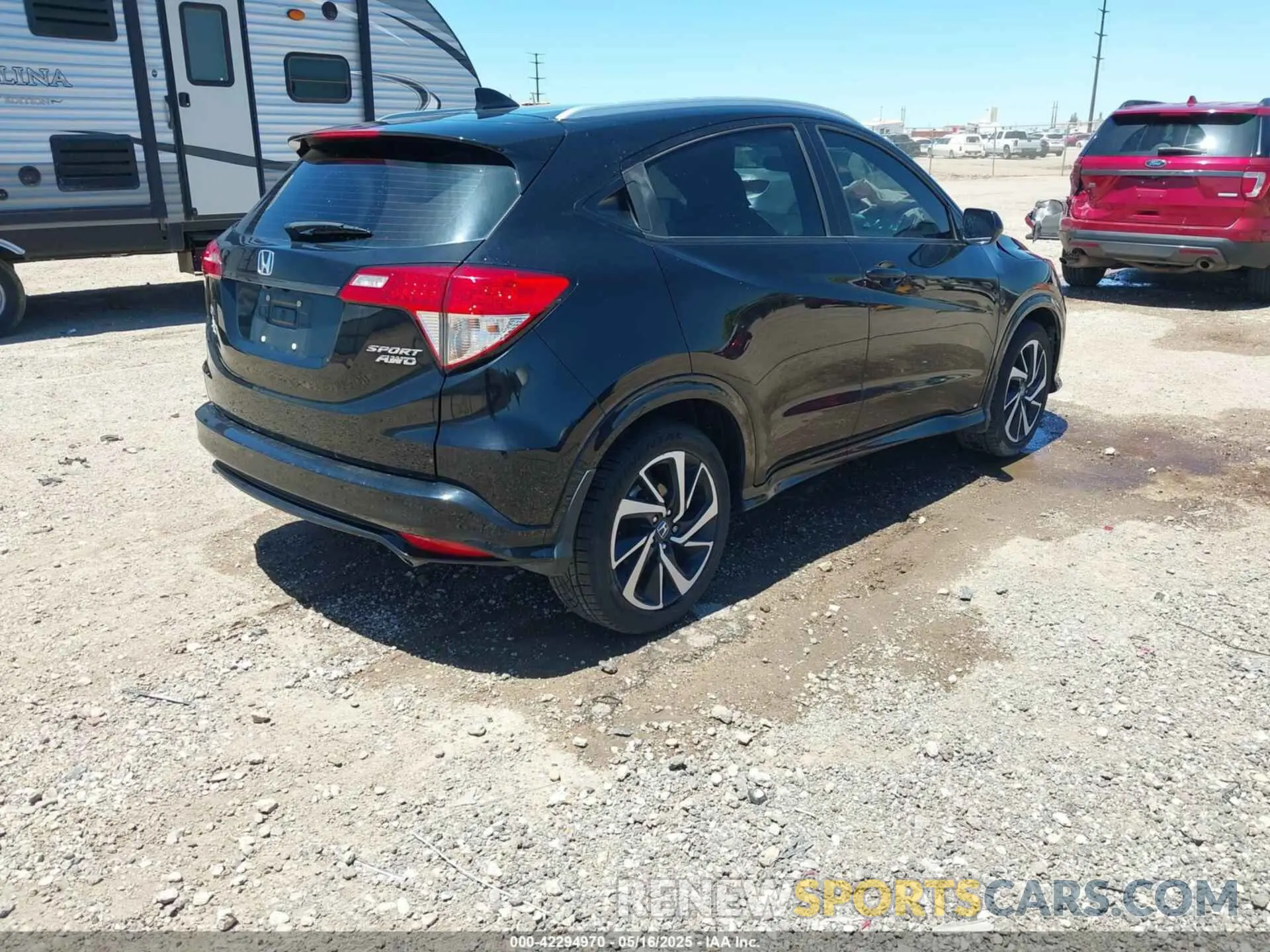 4 Photograph of a damaged car 3CZRU6H10KG716952 HONDA HR-V 2019