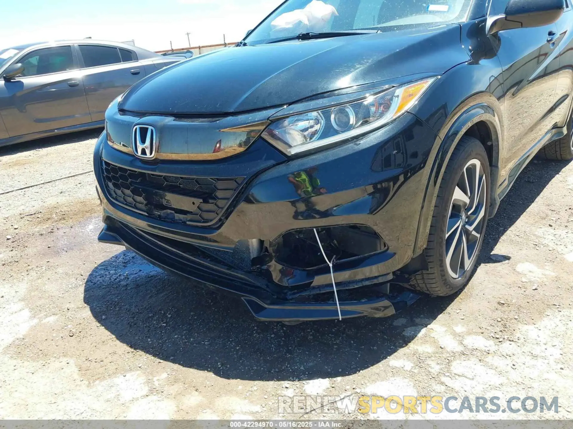 6 Photograph of a damaged car 3CZRU6H10KG716952 HONDA HR-V 2019