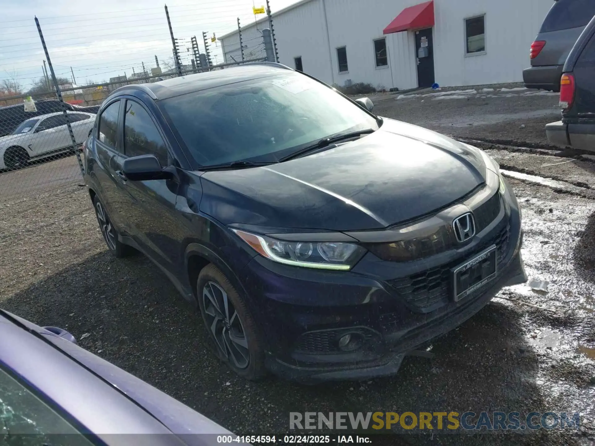 1 Photograph of a damaged car 3CZRU6H10KG723416 HONDA HR-V 2019