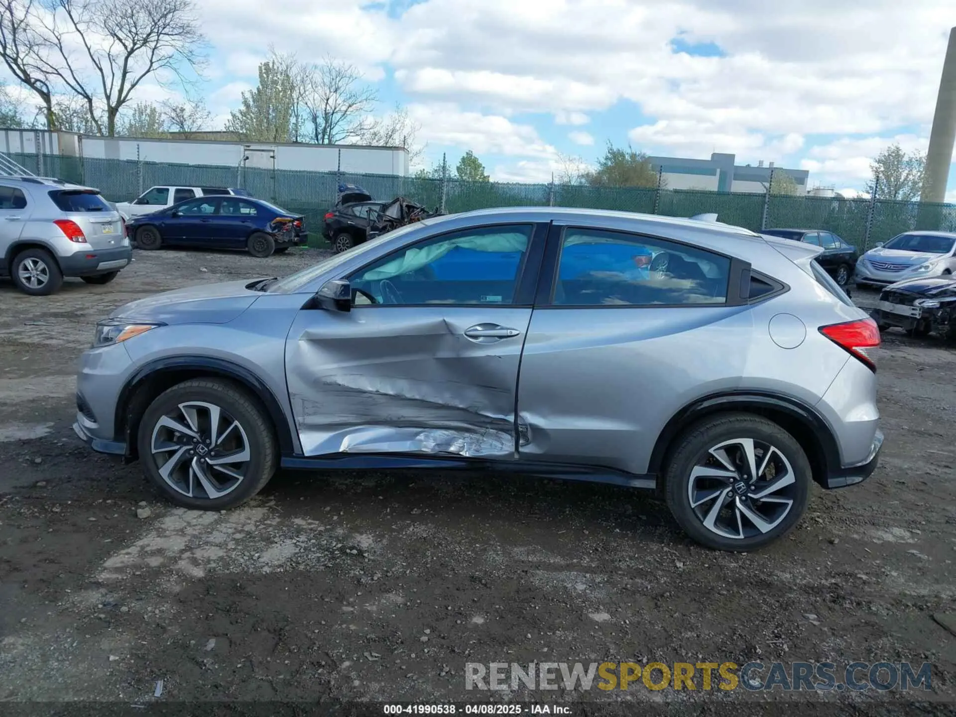 14 Photograph of a damaged car 3CZRU6H10KG730835 HONDA HR-V 2019