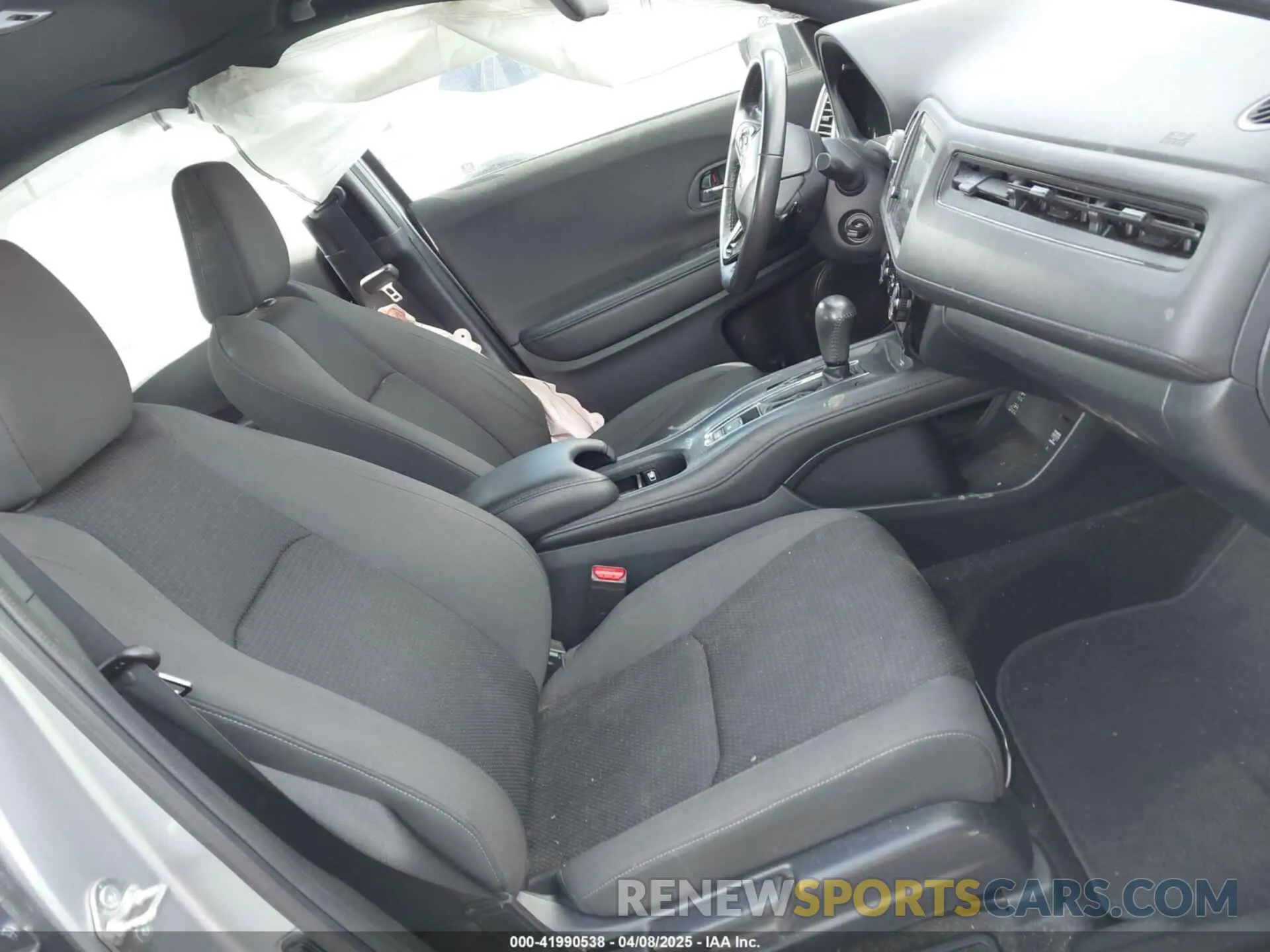 5 Photograph of a damaged car 3CZRU6H10KG730835 HONDA HR-V 2019