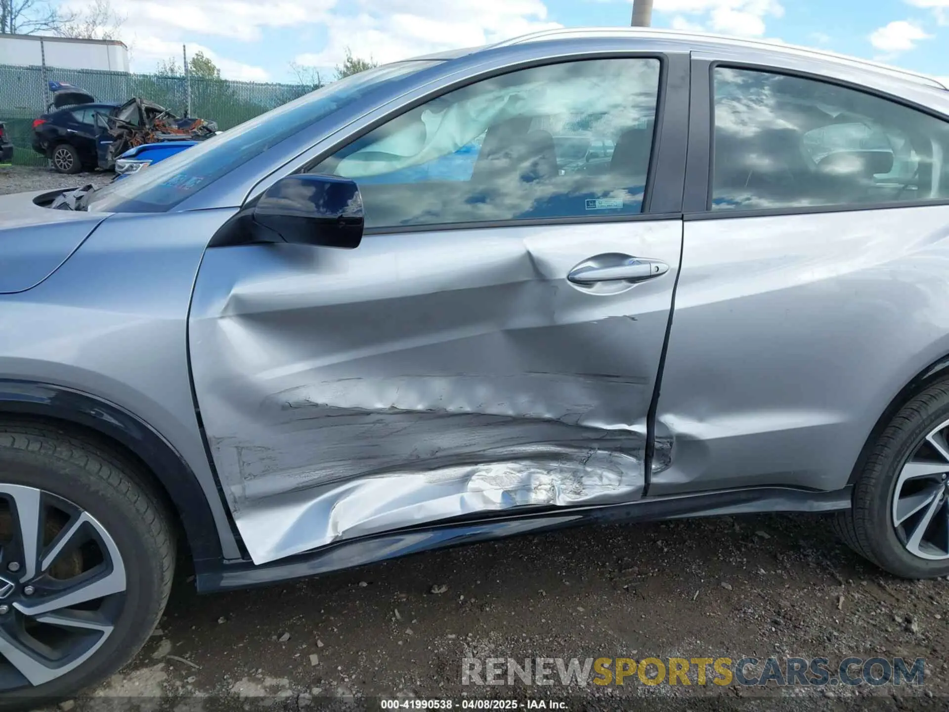 6 Photograph of a damaged car 3CZRU6H10KG730835 HONDA HR-V 2019