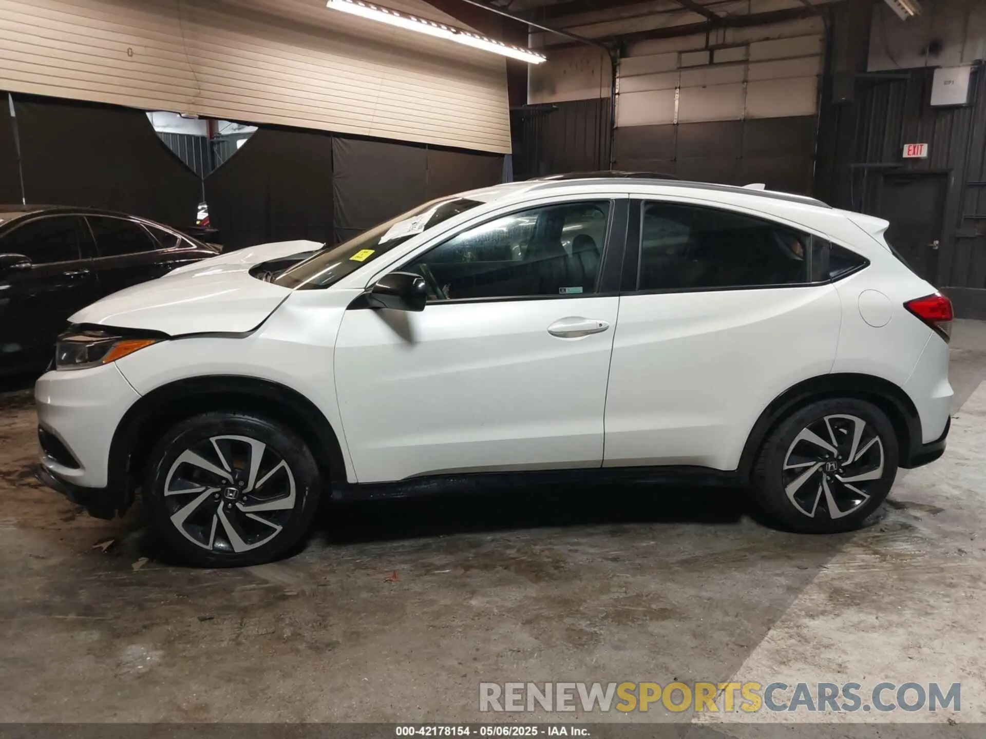 15 Photograph of a damaged car 3CZRU6H10KM736328 HONDA HR-V 2019