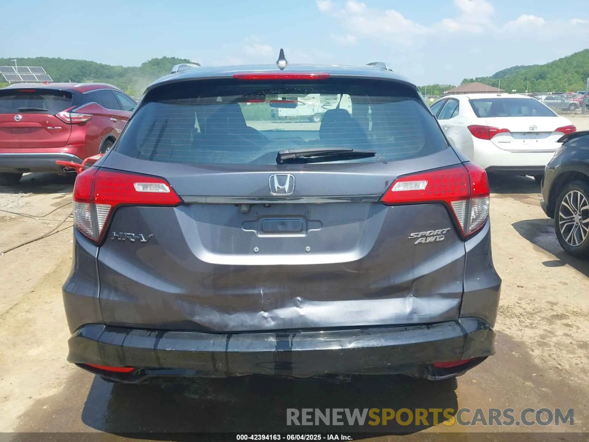16 Photograph of a damaged car 3CZRU6H12KG702938 HONDA HR-V 2019