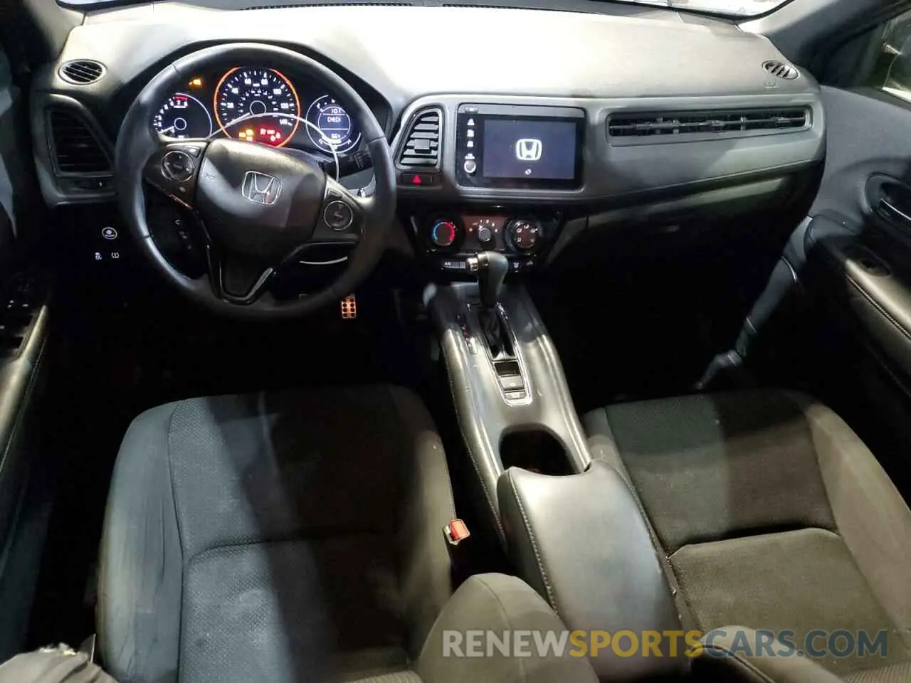 8 Photograph of a damaged car 3CZRU6H12KG709985 HONDA HR-V 2019