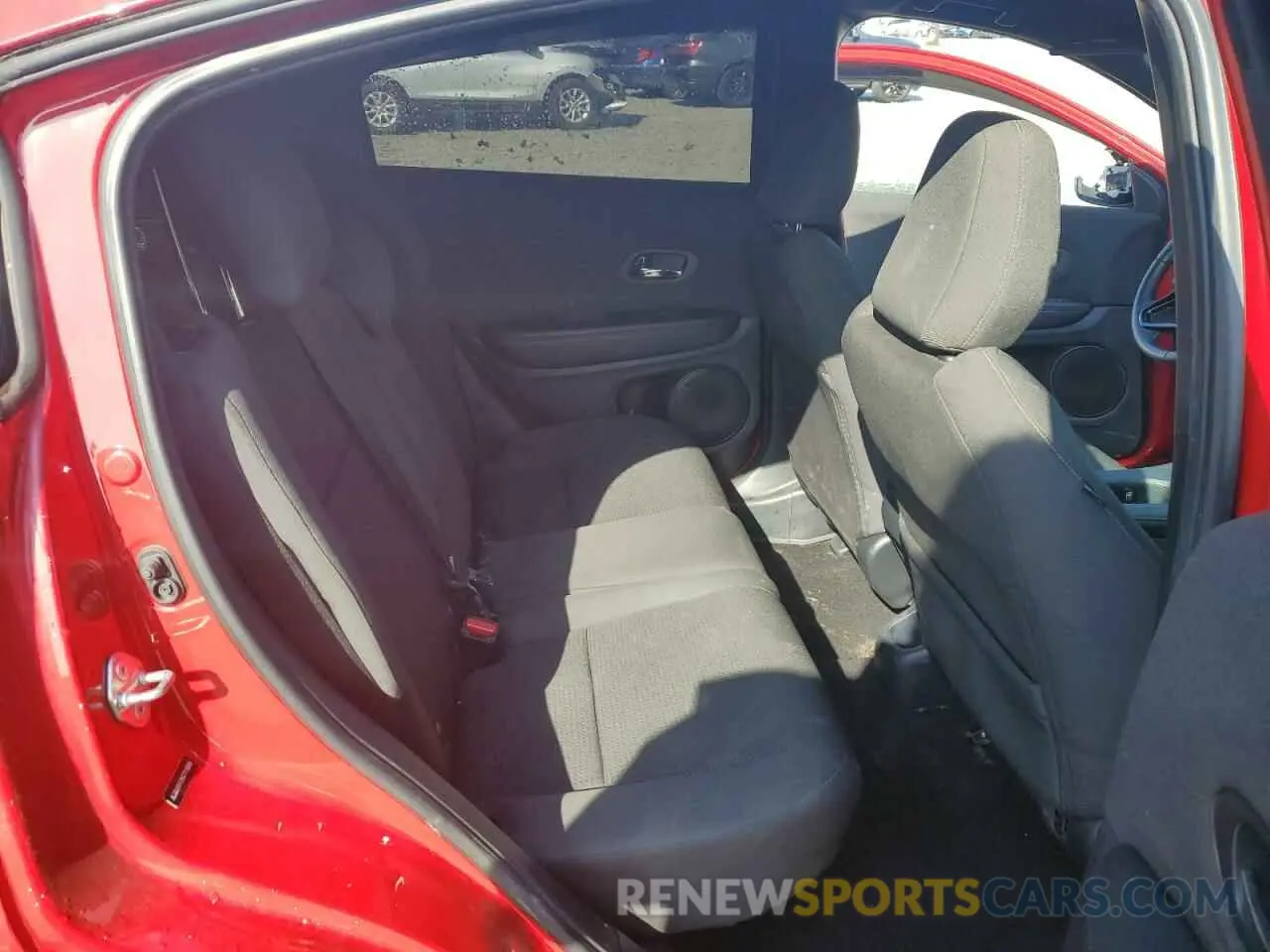 10 Photograph of a damaged car 3CZRU6H12KG711669 HONDA HR-V 2019