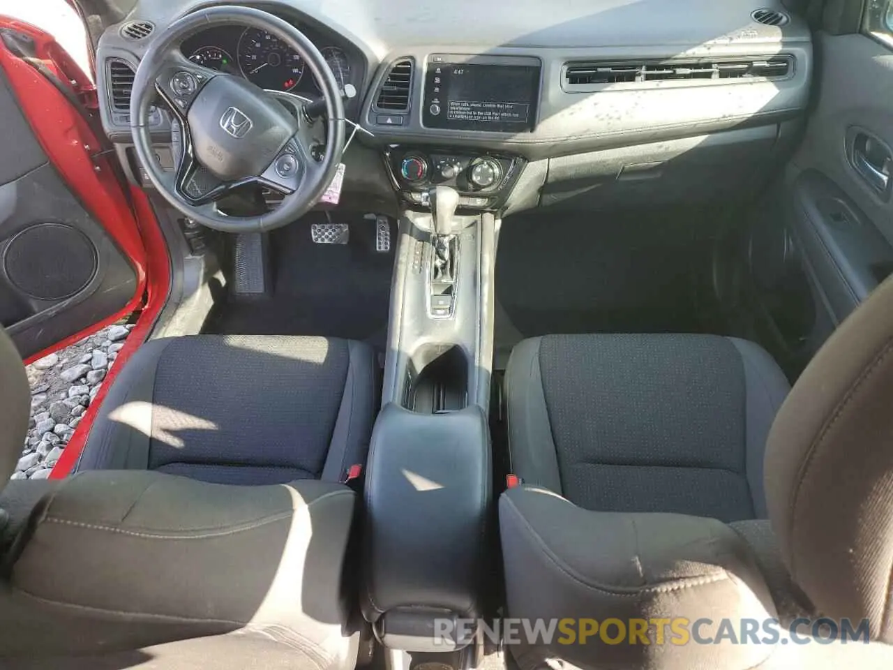 8 Photograph of a damaged car 3CZRU6H12KG711669 HONDA HR-V 2019