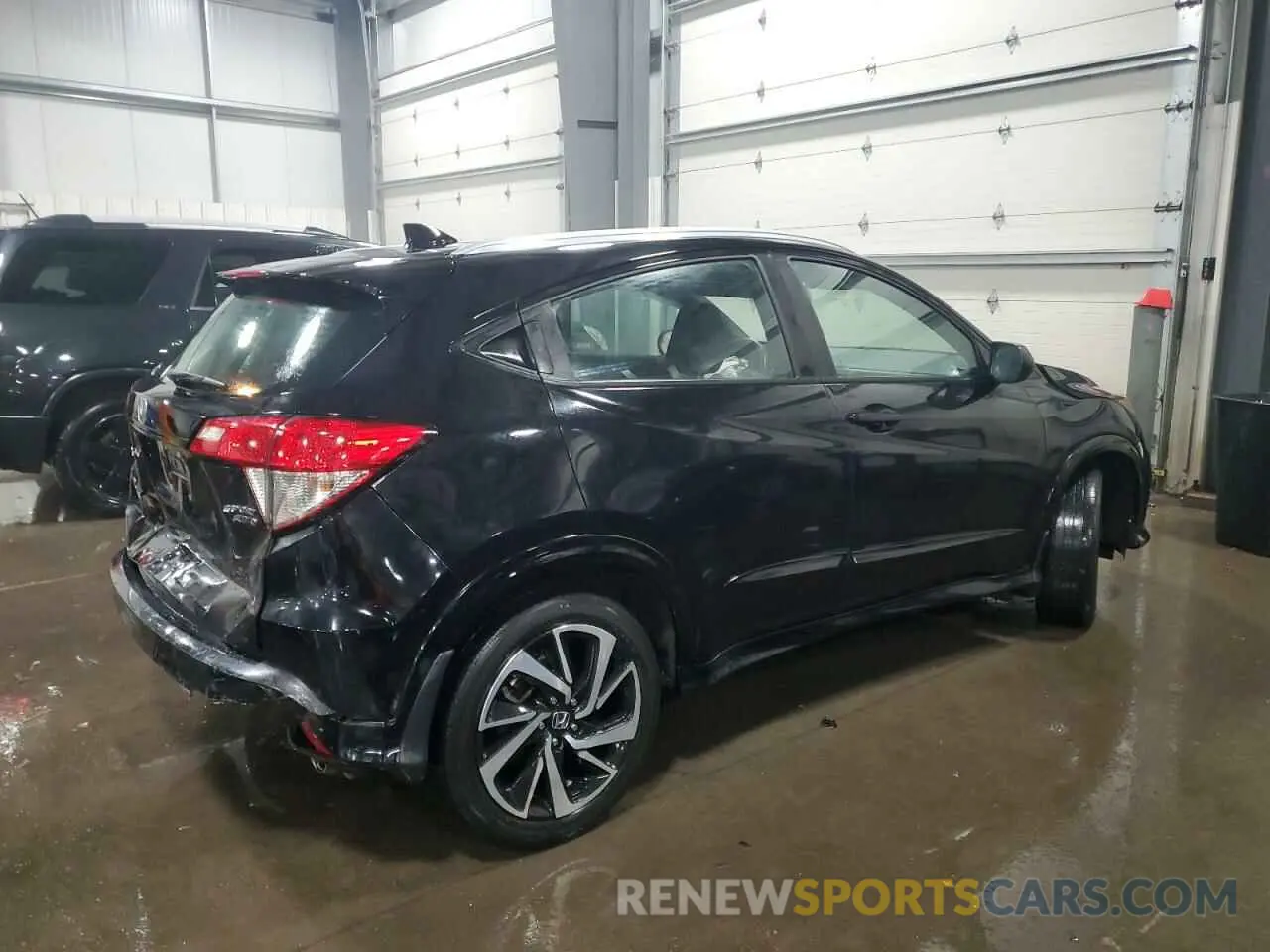 3 Photograph of a damaged car 3CZRU6H12KG717374 HONDA HR-V 2019