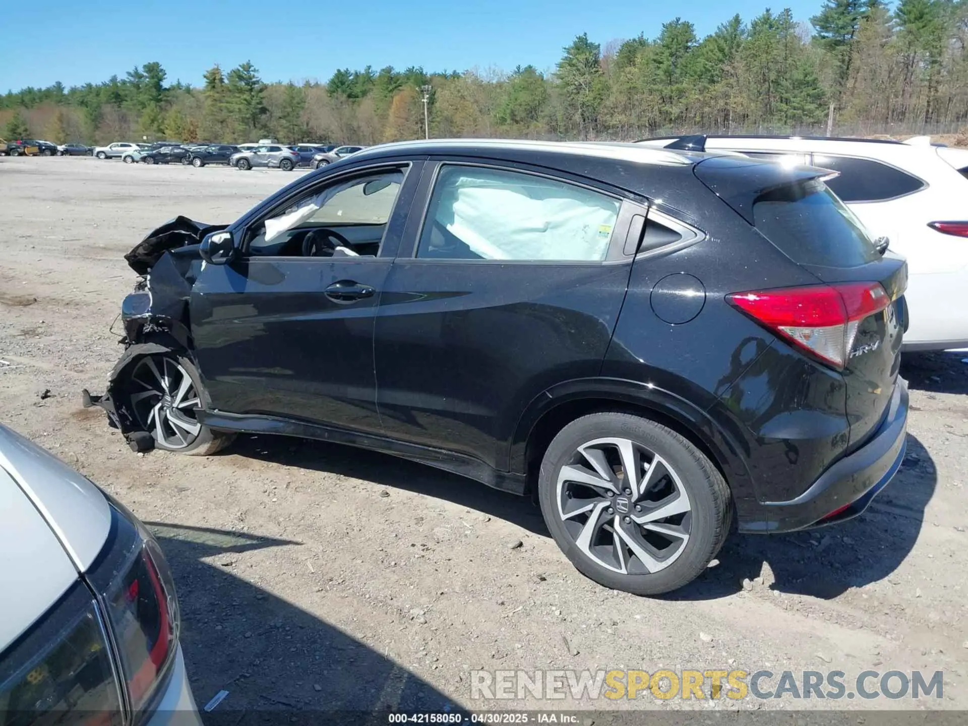 14 Photograph of a damaged car 3CZRU6H12KG734630 HONDA HR-V 2019
