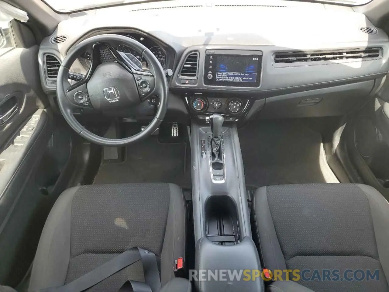 8 Photograph of a damaged car 3CZRU6H13KG700535 HONDA HR-V 2019