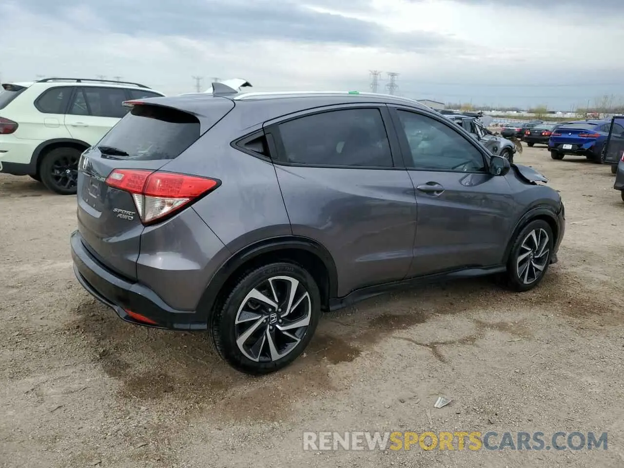 3 Photograph of a damaged car 3CZRU6H13KG717738 HONDA HR-V 2019