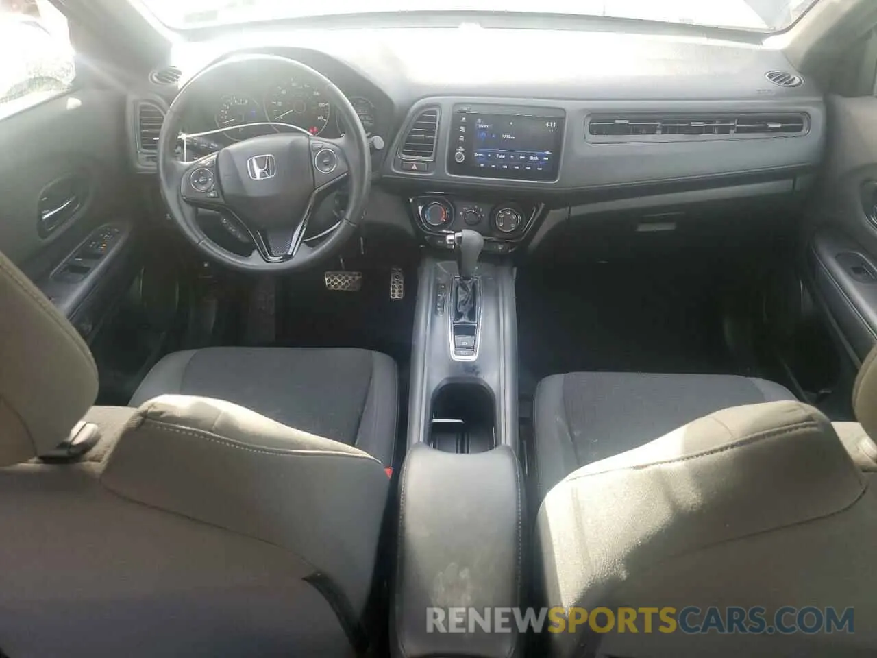 8 Photograph of a damaged car 3CZRU6H13KG723457 HONDA HR-V 2019