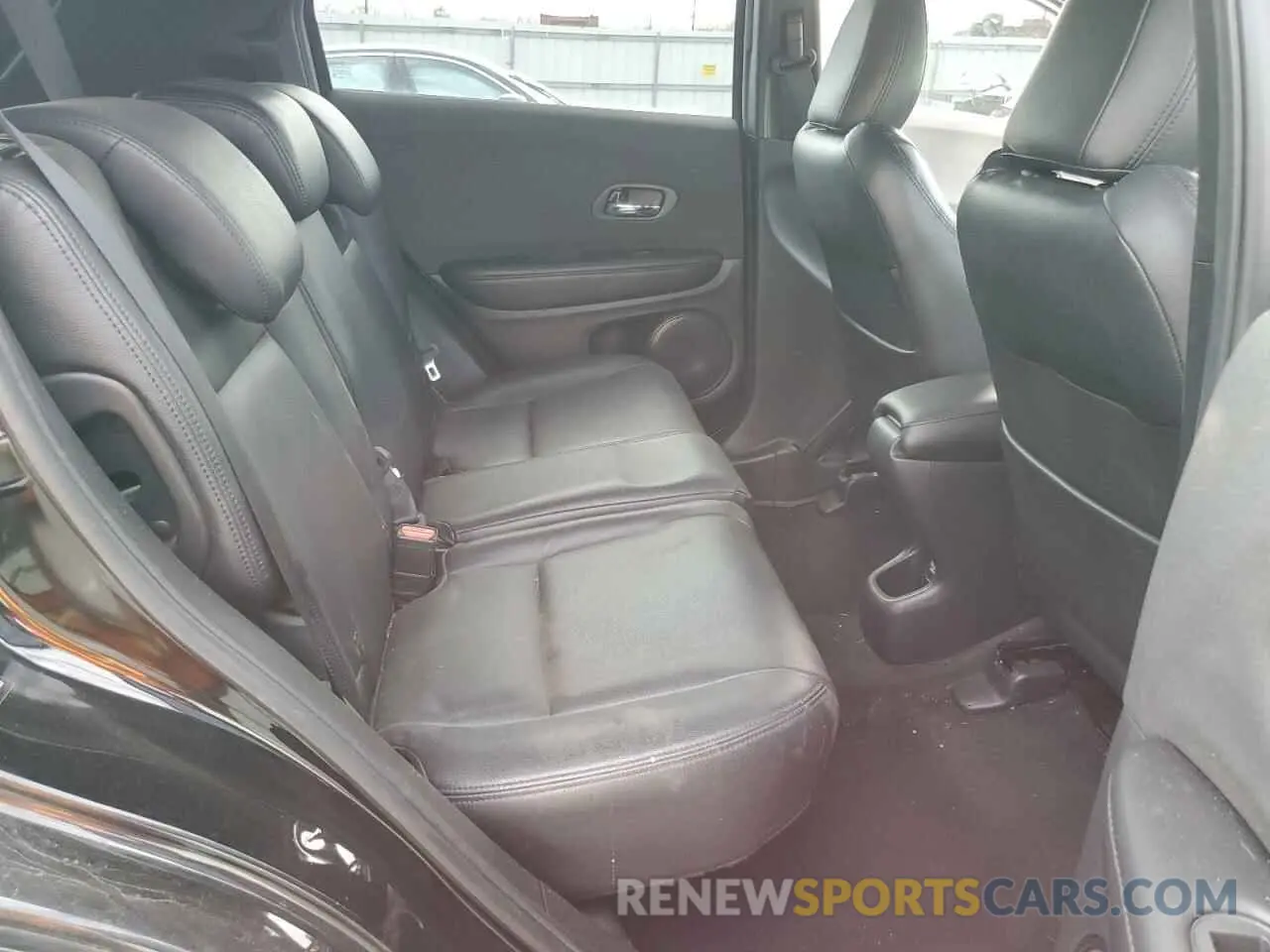 11 Photograph of a damaged car 3CZRU6H13KG726830 HONDA HR-V 2019