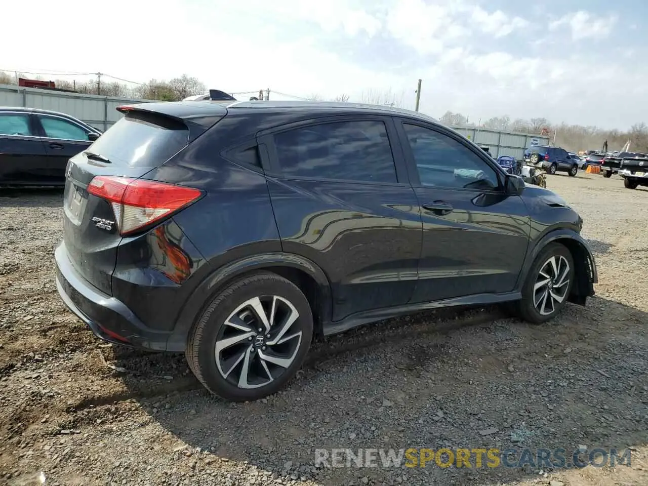 3 Photograph of a damaged car 3CZRU6H13KG726830 HONDA HR-V 2019