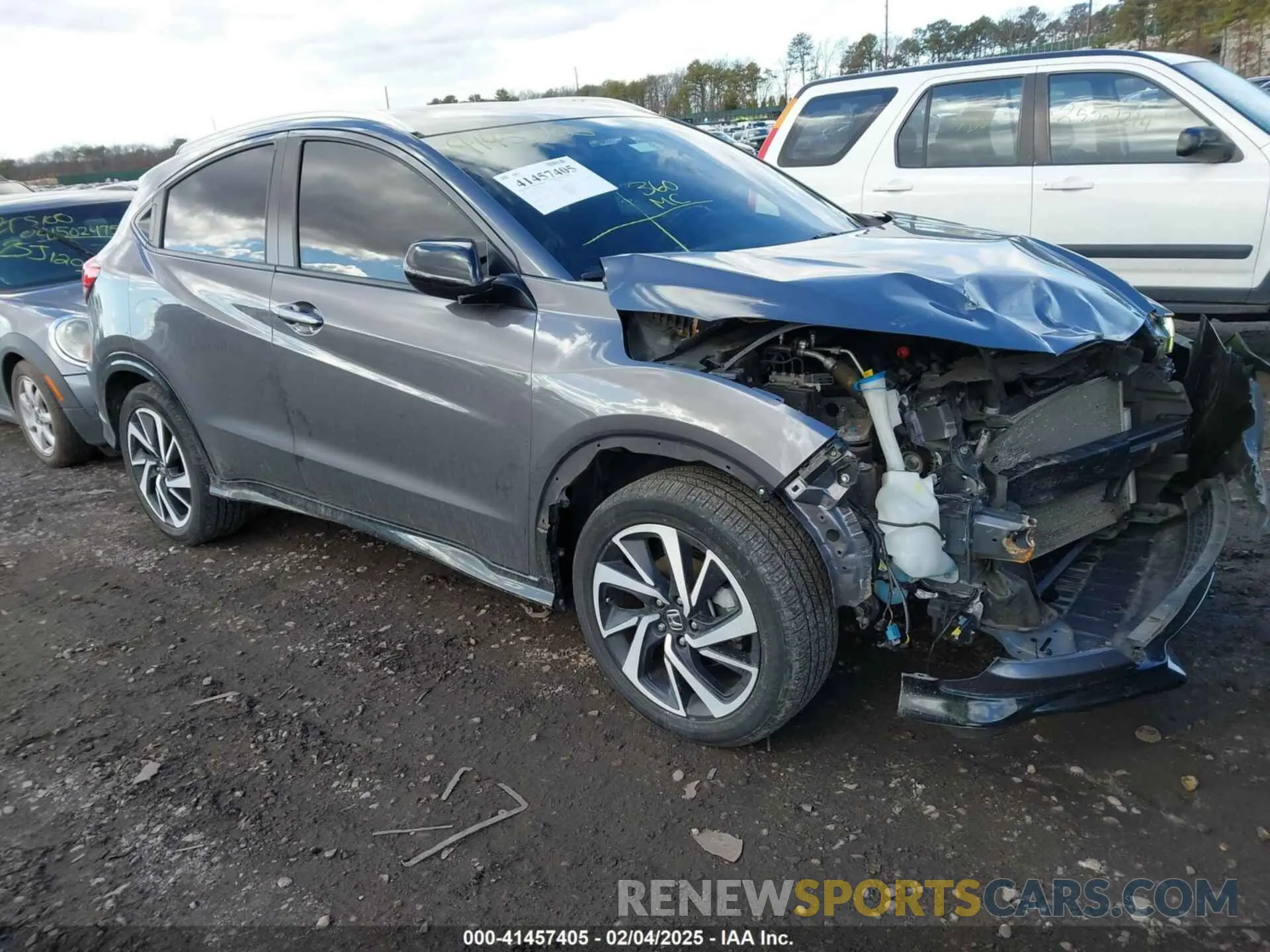 1 Photograph of a damaged car 3CZRU6H13KG733602 HONDA HR-V 2019