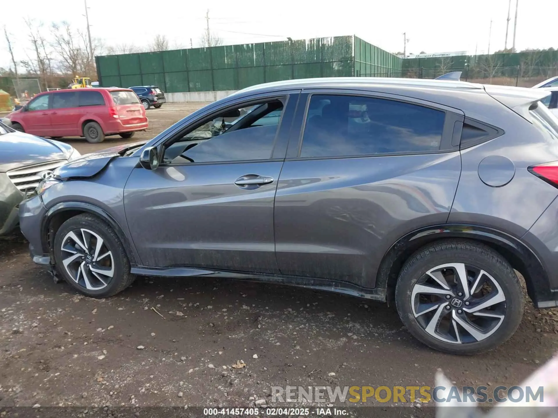 14 Photograph of a damaged car 3CZRU6H13KG733602 HONDA HR-V 2019