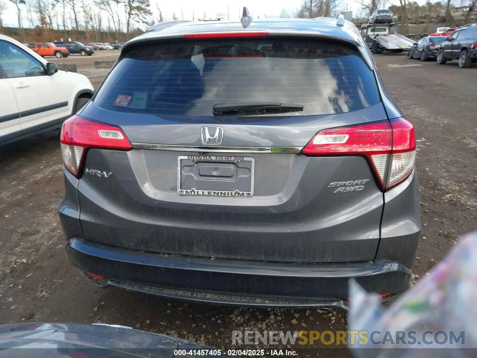 16 Photograph of a damaged car 3CZRU6H13KG733602 HONDA HR-V 2019