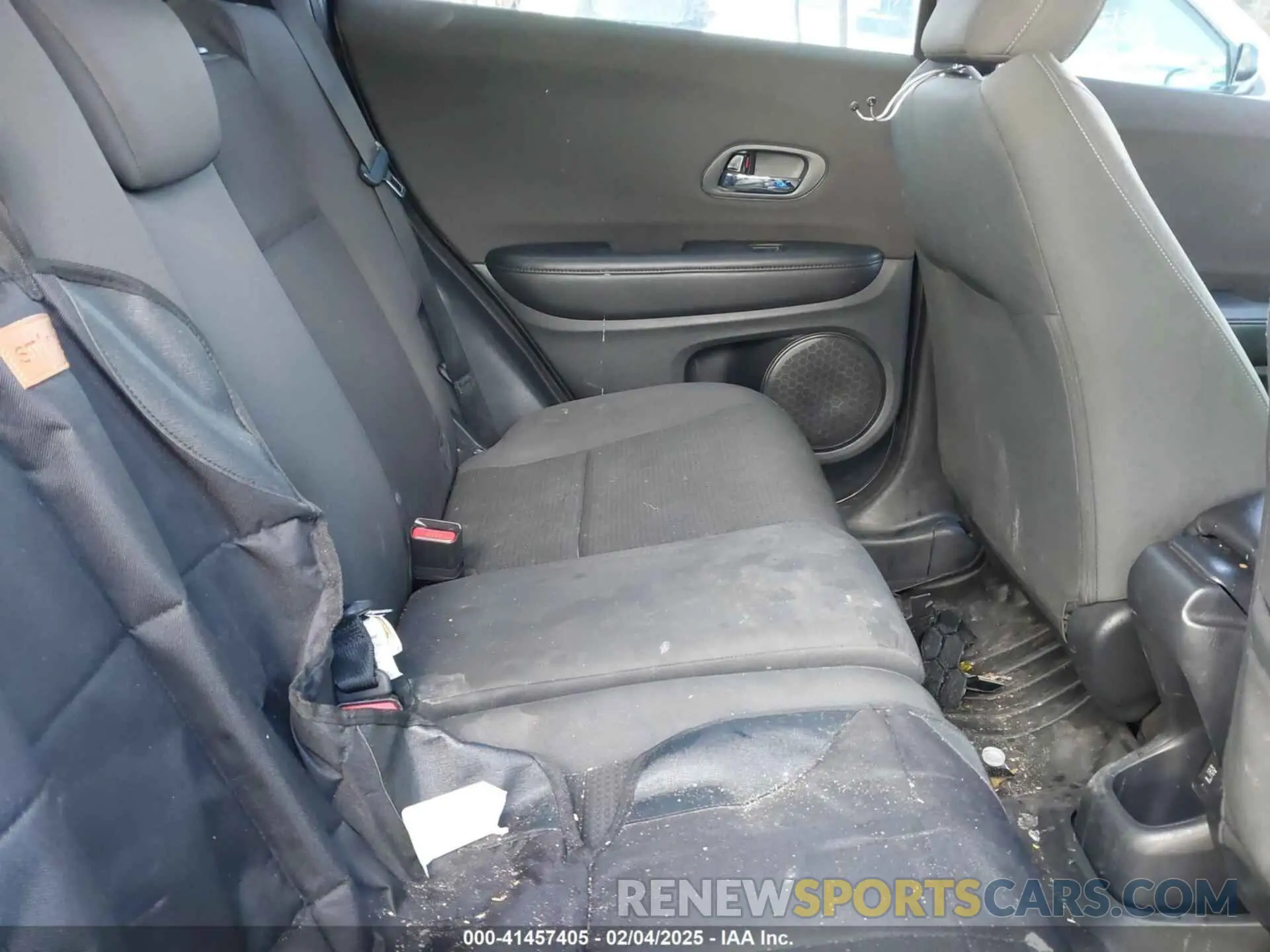 8 Photograph of a damaged car 3CZRU6H13KG733602 HONDA HR-V 2019