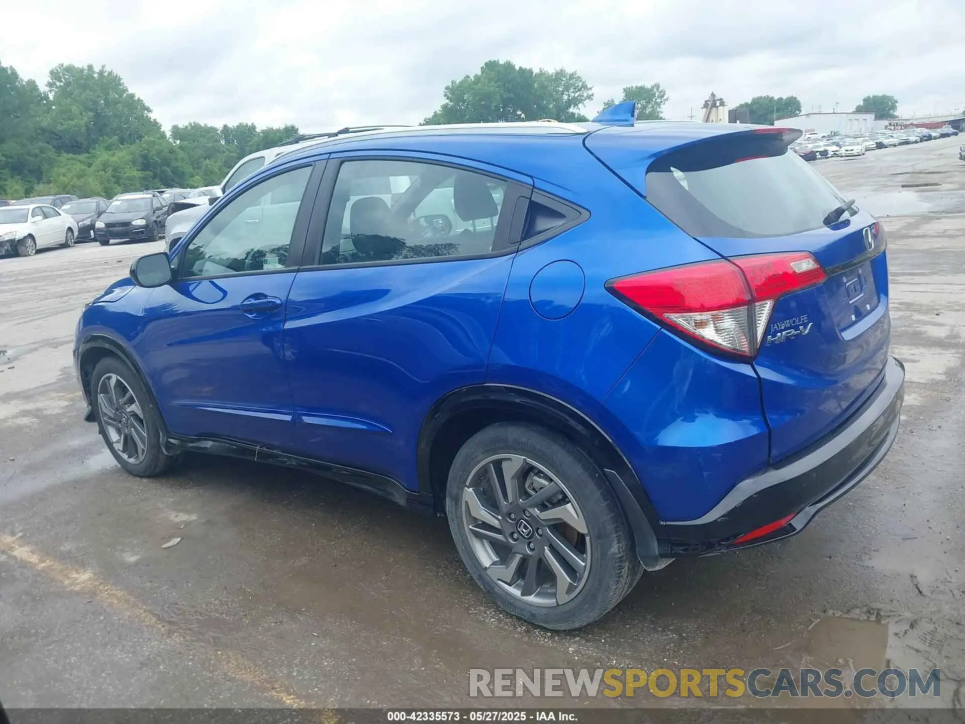 3 Photograph of a damaged car 3CZRU6H14KG701144 HONDA HR-V 2019