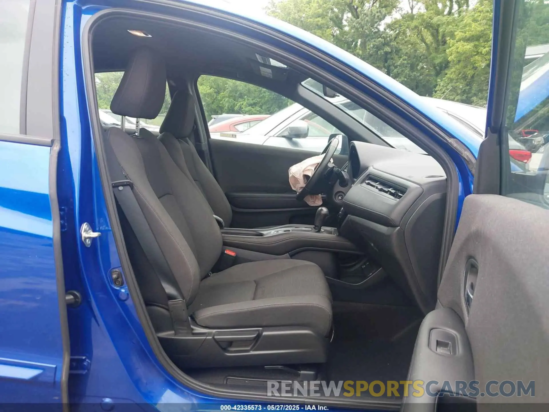 5 Photograph of a damaged car 3CZRU6H14KG701144 HONDA HR-V 2019