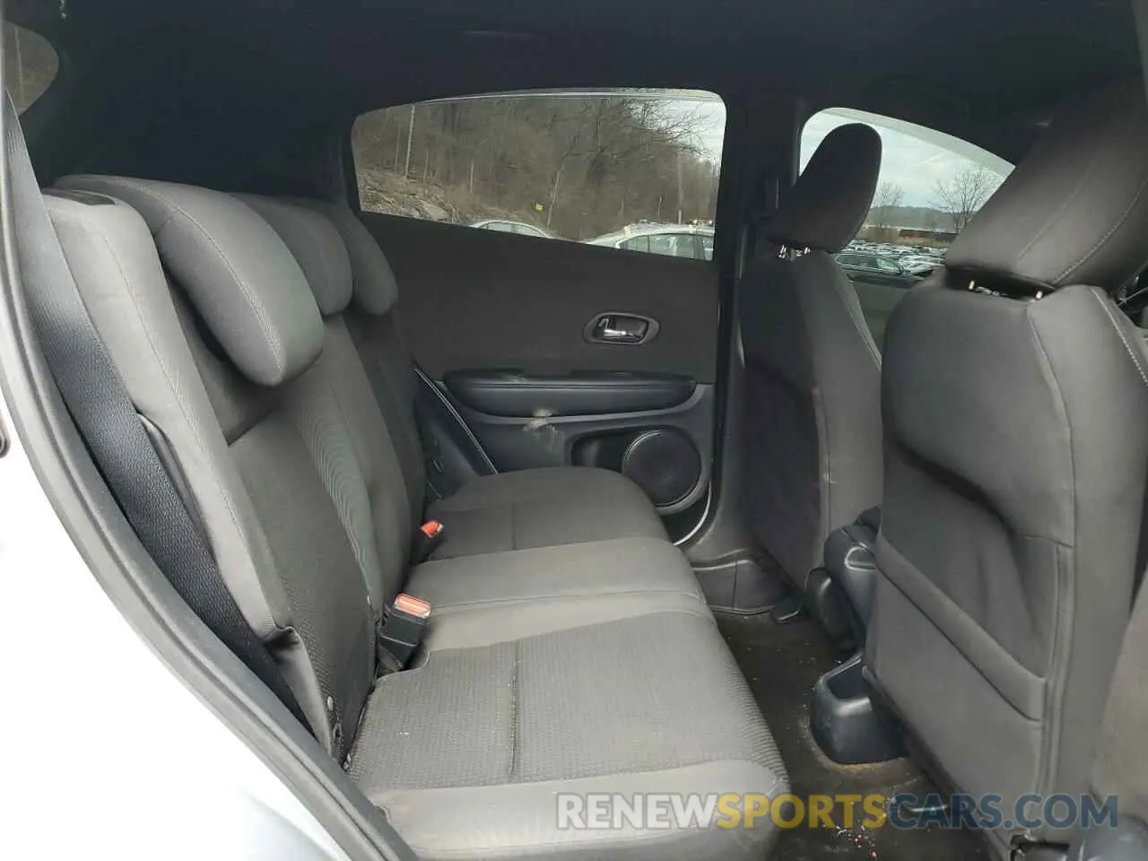 11 Photograph of a damaged car 3CZRU6H14KG709194 HONDA HR-V 2019