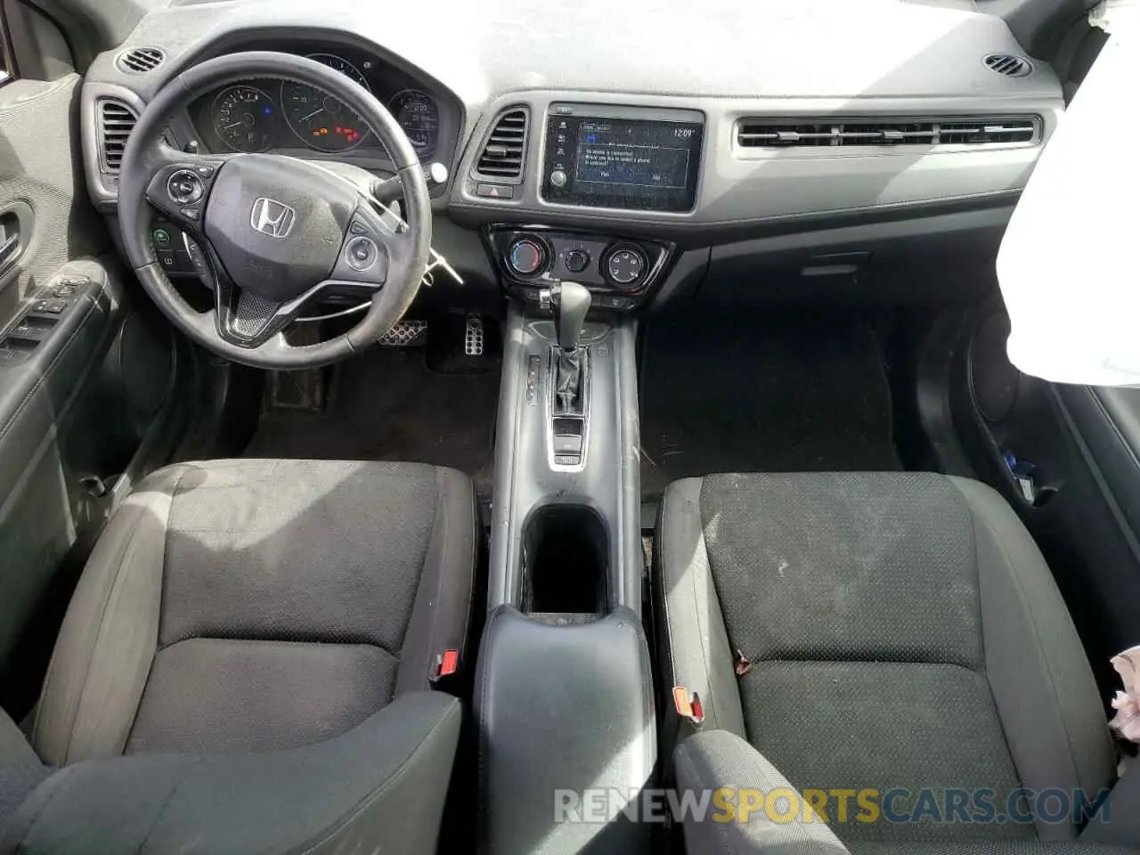8 Photograph of a damaged car 3CZRU6H14KG714282 HONDA HR-V 2019