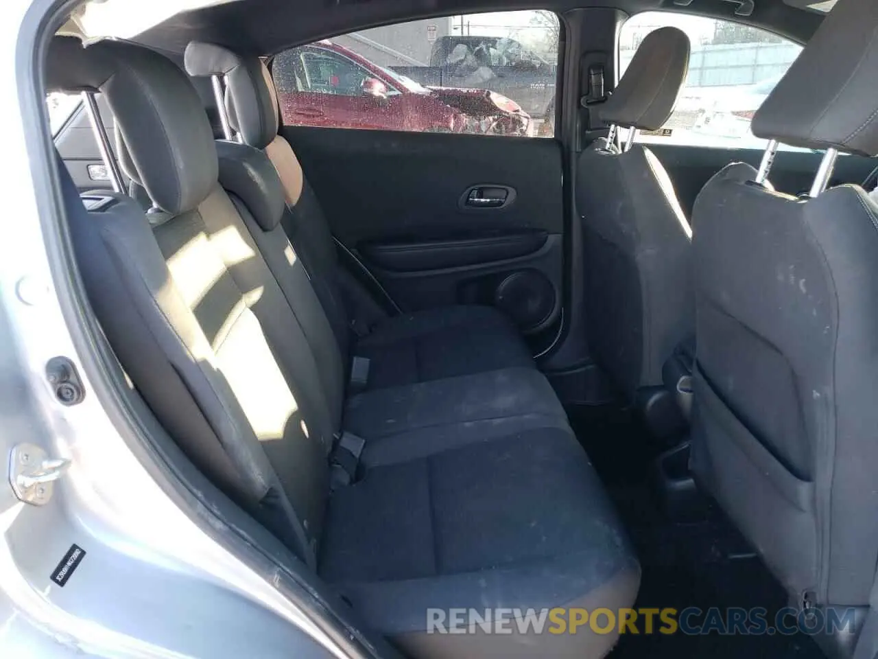 11 Photograph of a damaged car 3CZRU6H14KG720082 HONDA HR-V 2019