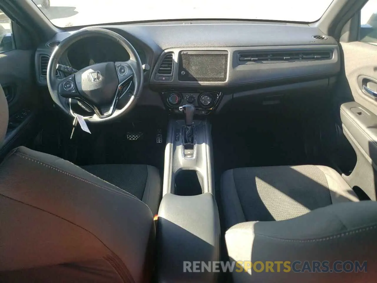 8 Photograph of a damaged car 3CZRU6H14KG730336 HONDA HR-V 2019