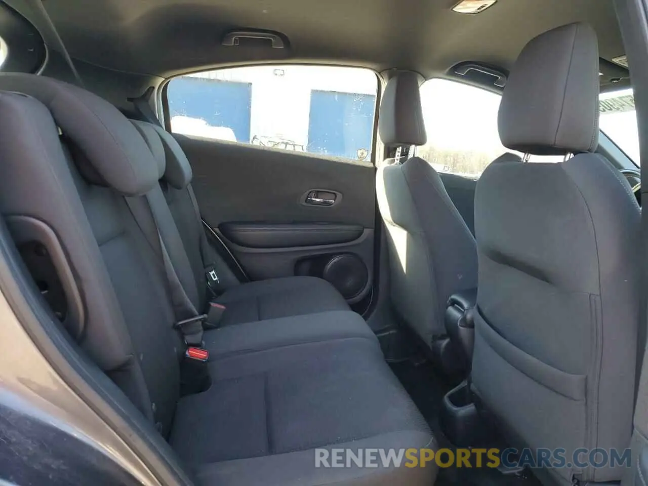 11 Photograph of a damaged car 3CZRU6H14KM704756 HONDA HR-V 2019