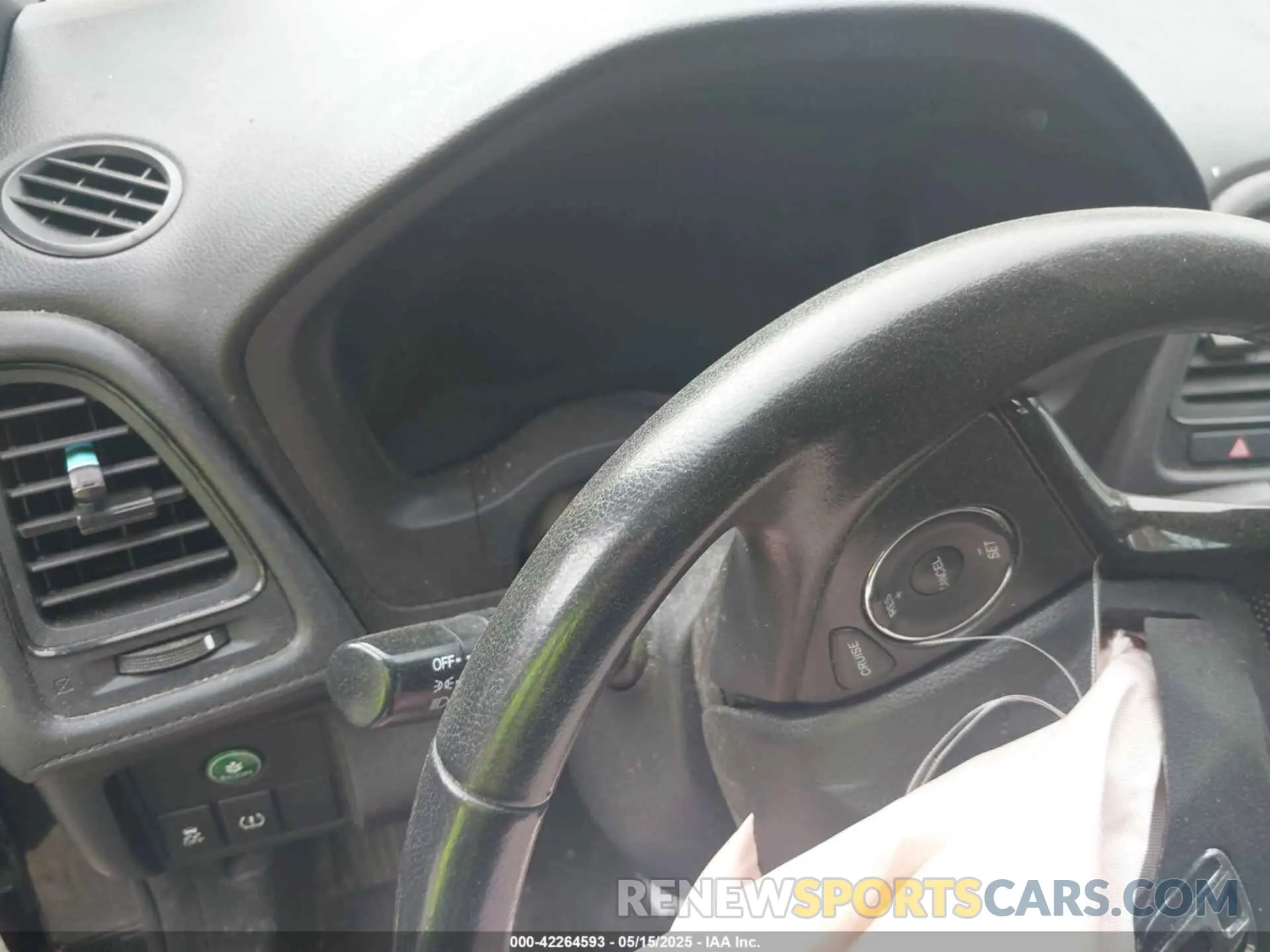 7 Photograph of a damaged car 3CZRU6H14KM739555 HONDA HR-V 2019