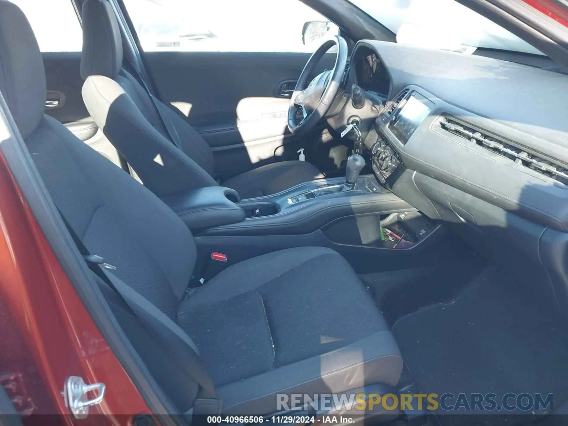 5 Photograph of a damaged car 3CZRU6H15KG704540 HONDA HR-V 2019